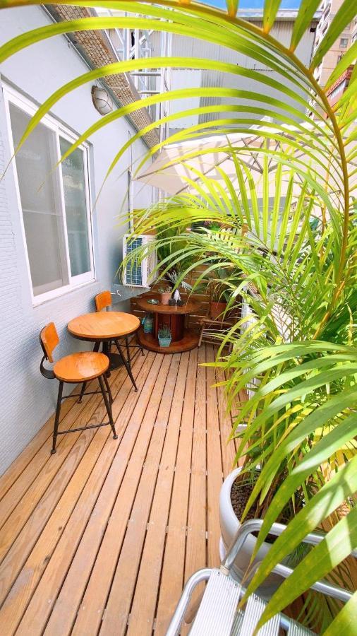 Bed and Breakfast Funky Song Tainan Exterior foto